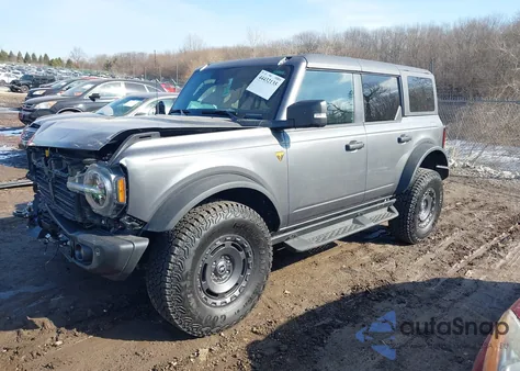 2025 Ford Bronco Badlands z USA, uszkodzony, nr VIN 1FMEE9BP1SLB40528